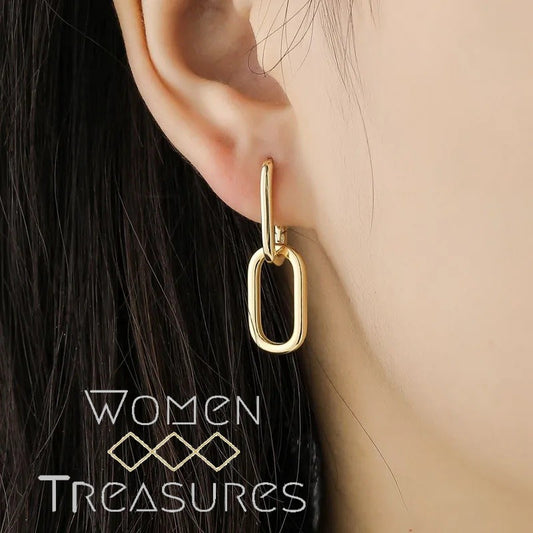 Treasure's Oval Hoop Earrings