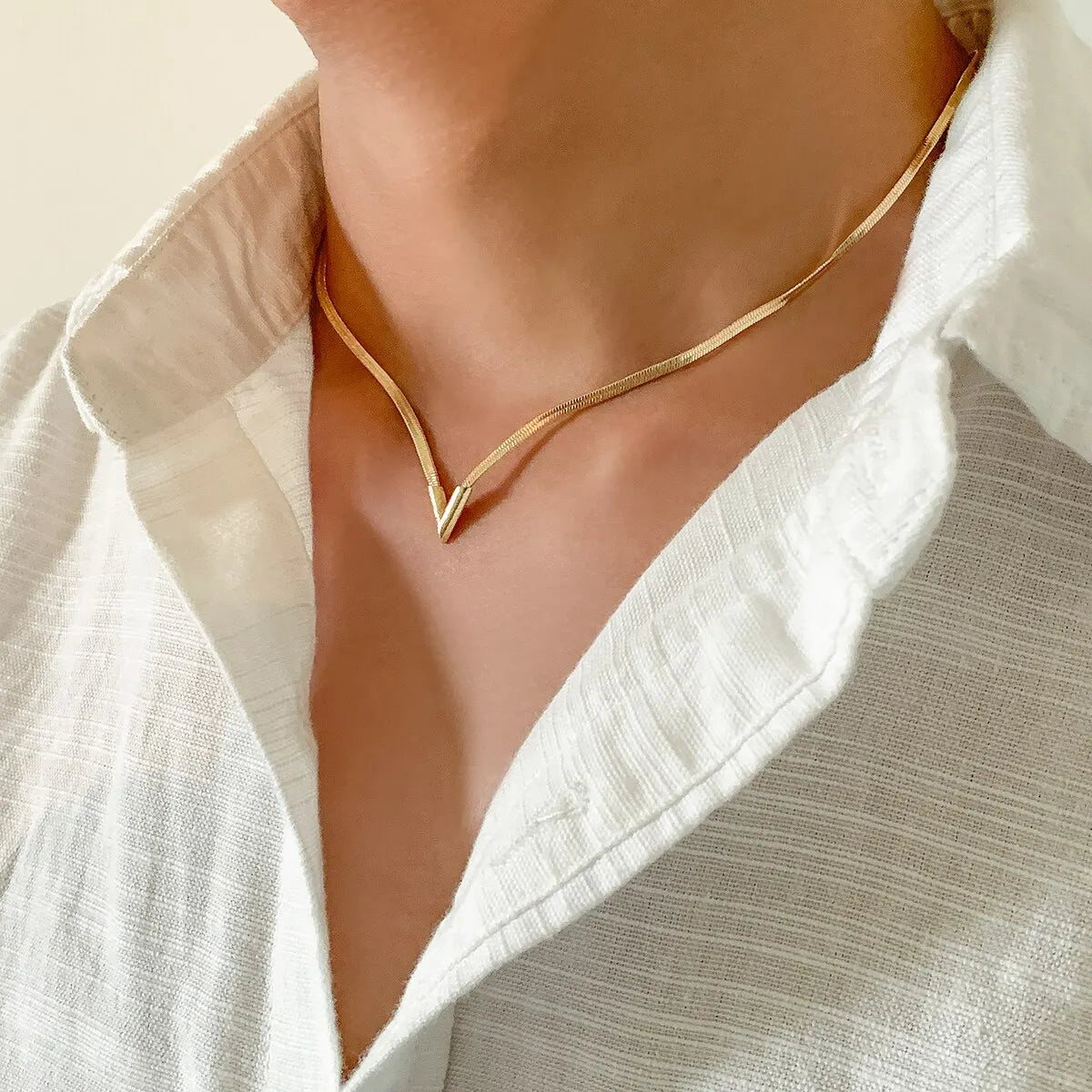 Treasure's Flat Snake Clavicle Necklace